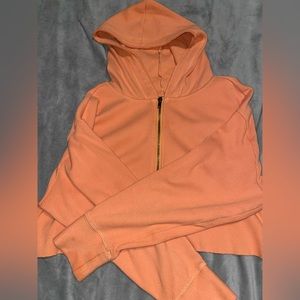 UO WOMENS CROPPED SWEATSHIRT